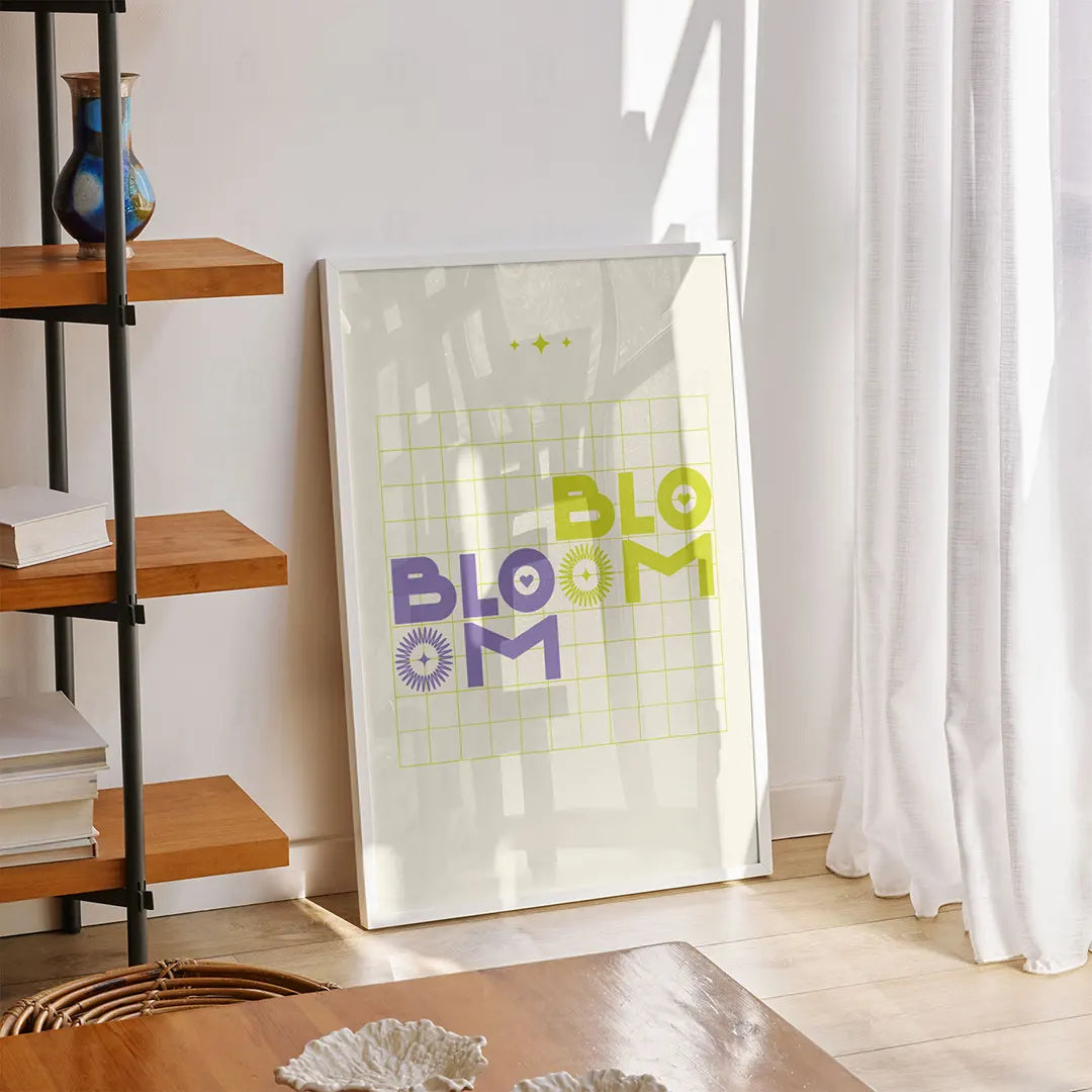 Plakat z minimalistyczną grafiką z napisem "Bloom"