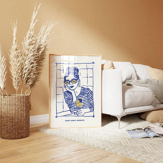 Plakat z apetyczną grafiką i napisem "Enjoy Sweet Moments".