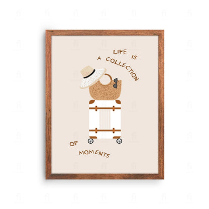 Plakat z grafiką przedstawiającą aparat fotograficzny w stylu retro i napis "Kolekcjonuj chwile, nie rzeczy".