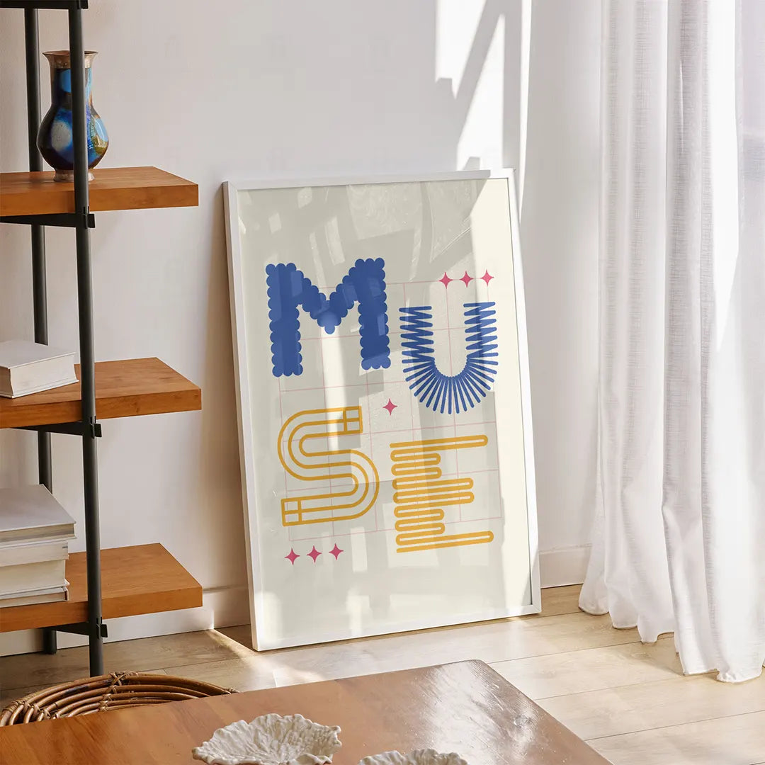 Plakat z nowoczesną, abstrakcyjną grafiką z napisem "MUSE".
