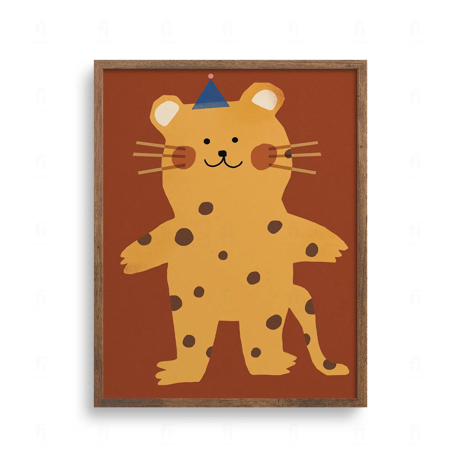 Plakat z żółtym tygrysem lub lampartem w niebieskiej czapeczce urodzinowej na brązowym tle. Ilustracja dla dzieci.