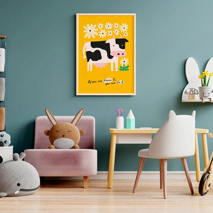 Plakat "Mleczna Inspiracja" - Grafika z Krową i Pozytywnym Przesłaniem