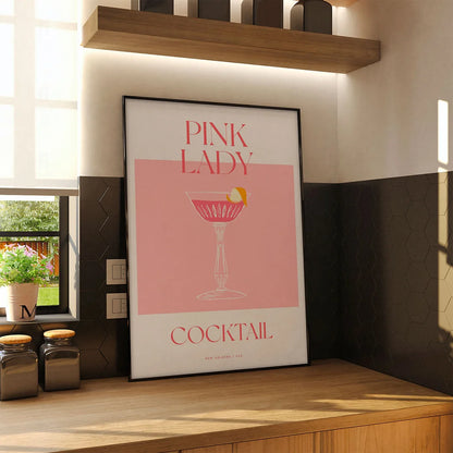 Plakat "Pink Lady" - Elegancka Grafika z Koktajlem